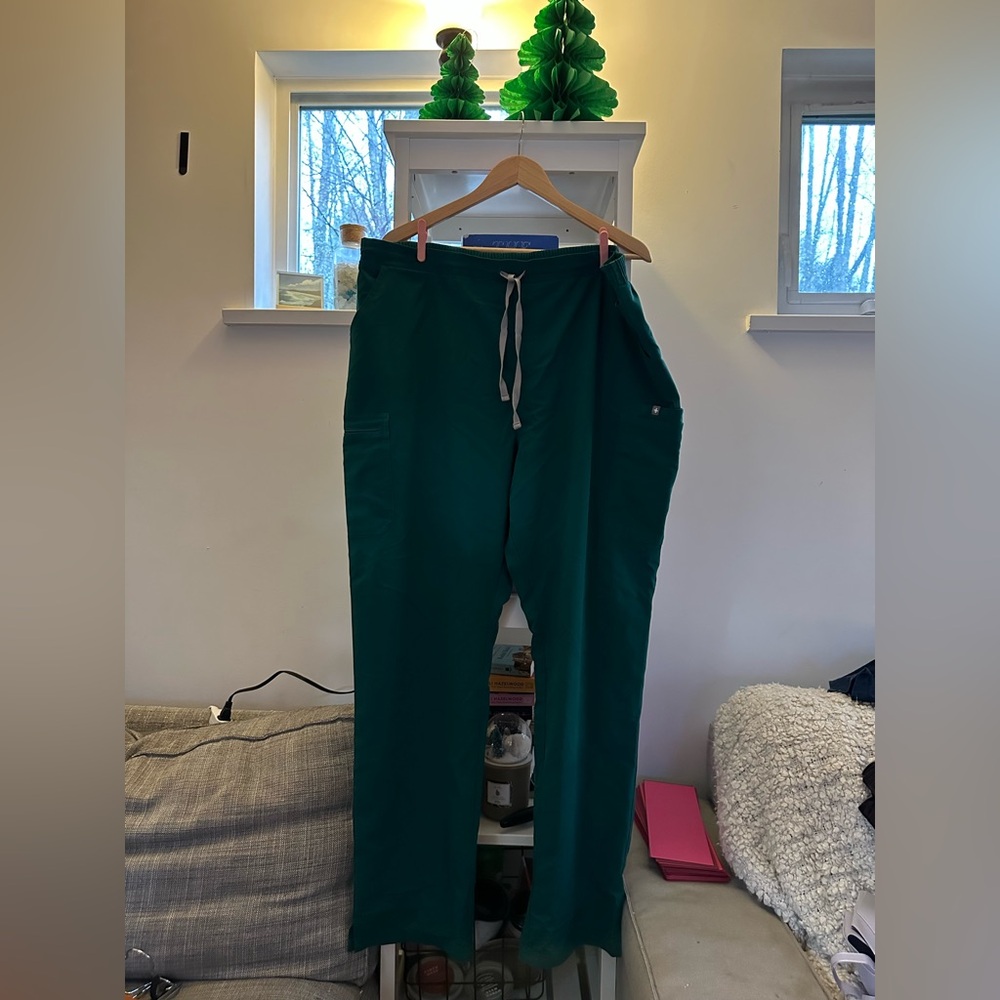 Figs Hunter green XXL Tall scrub yola pants